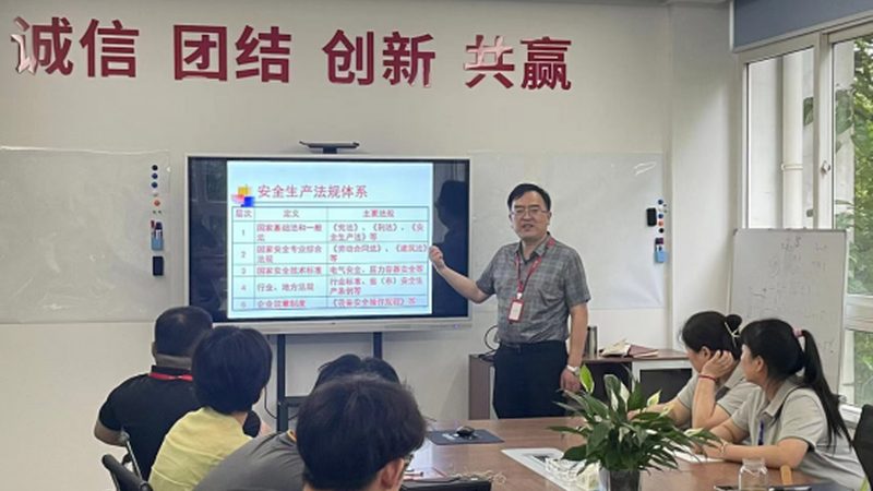 根据我国相关规定，自考本科申请学位证的时间限制如下：